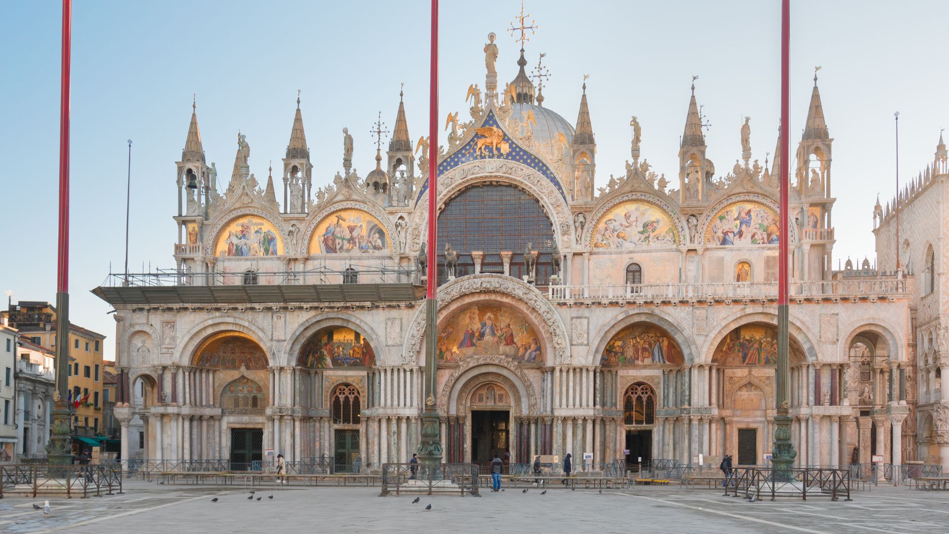 St. Mark’s Basilica by night-1